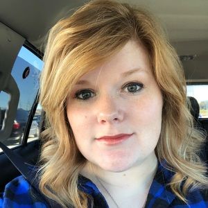 Meet your Posher, Caitlin